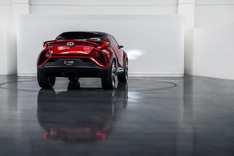  Scion C-HR Concept 2015 года  (фото 3 из 14)